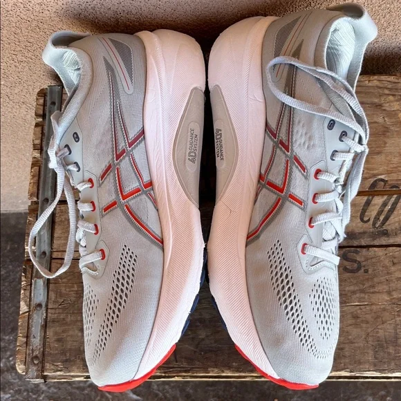 Asics Men’s Gel-Kayano 31 Running Shoe in Grey/Fiery Red